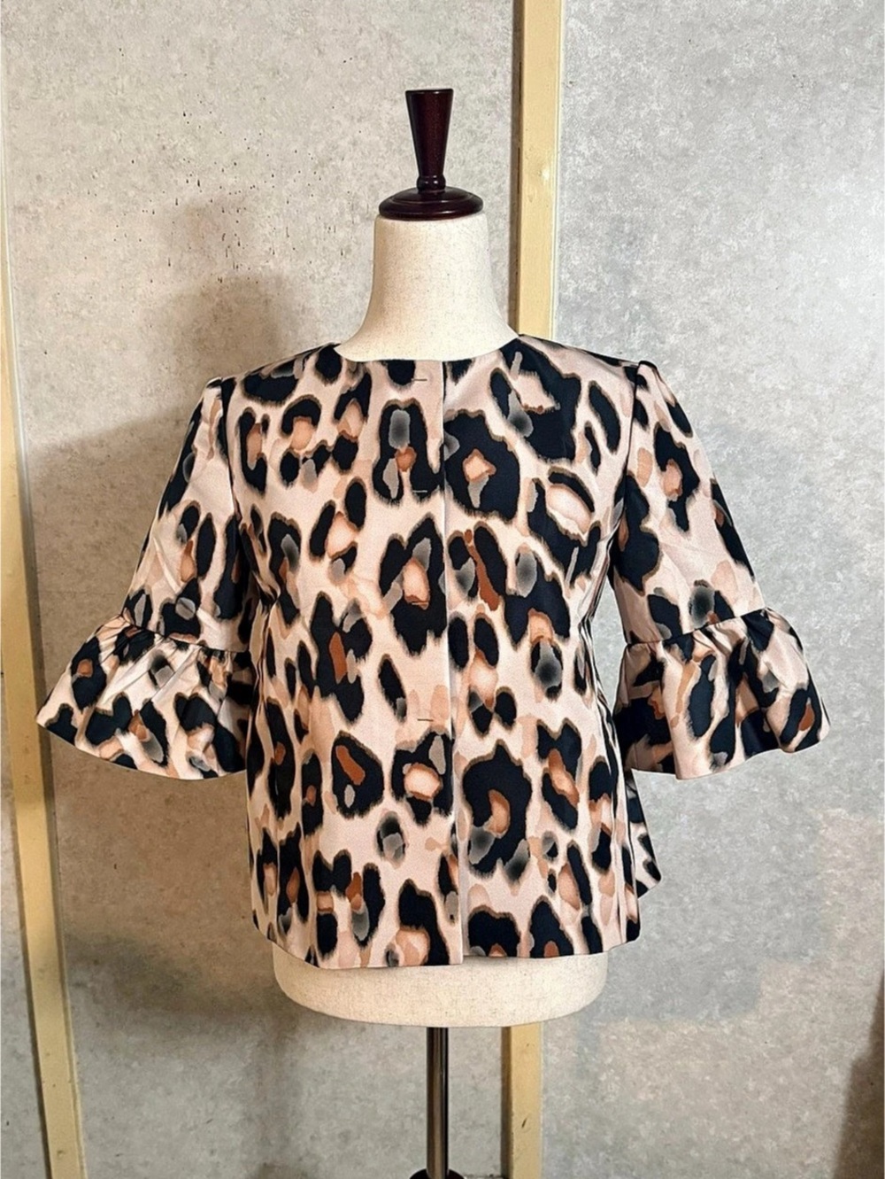 Red Valentino Blouse with lantern sleeves. Animal Print,  Size 42